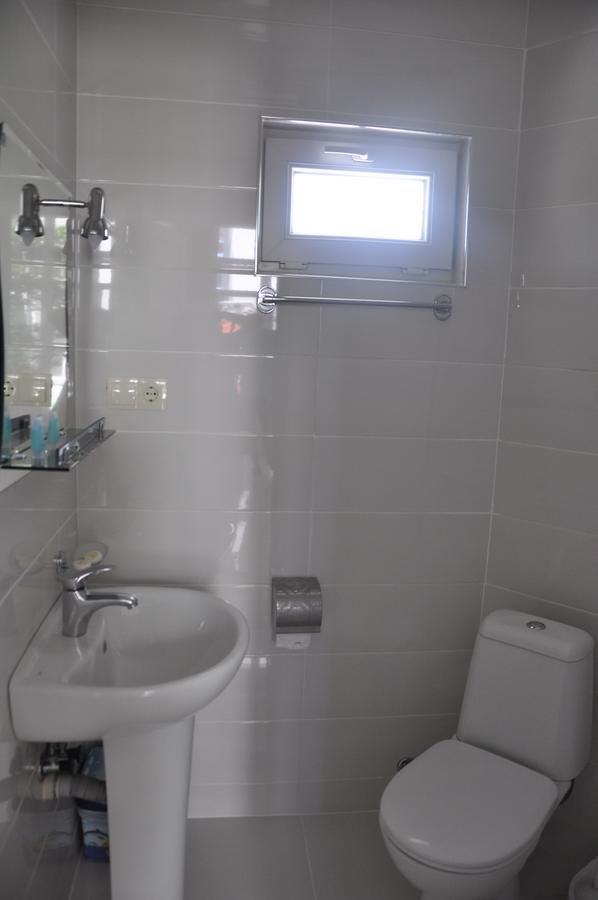 Отель Beach House Hotel Батуми
