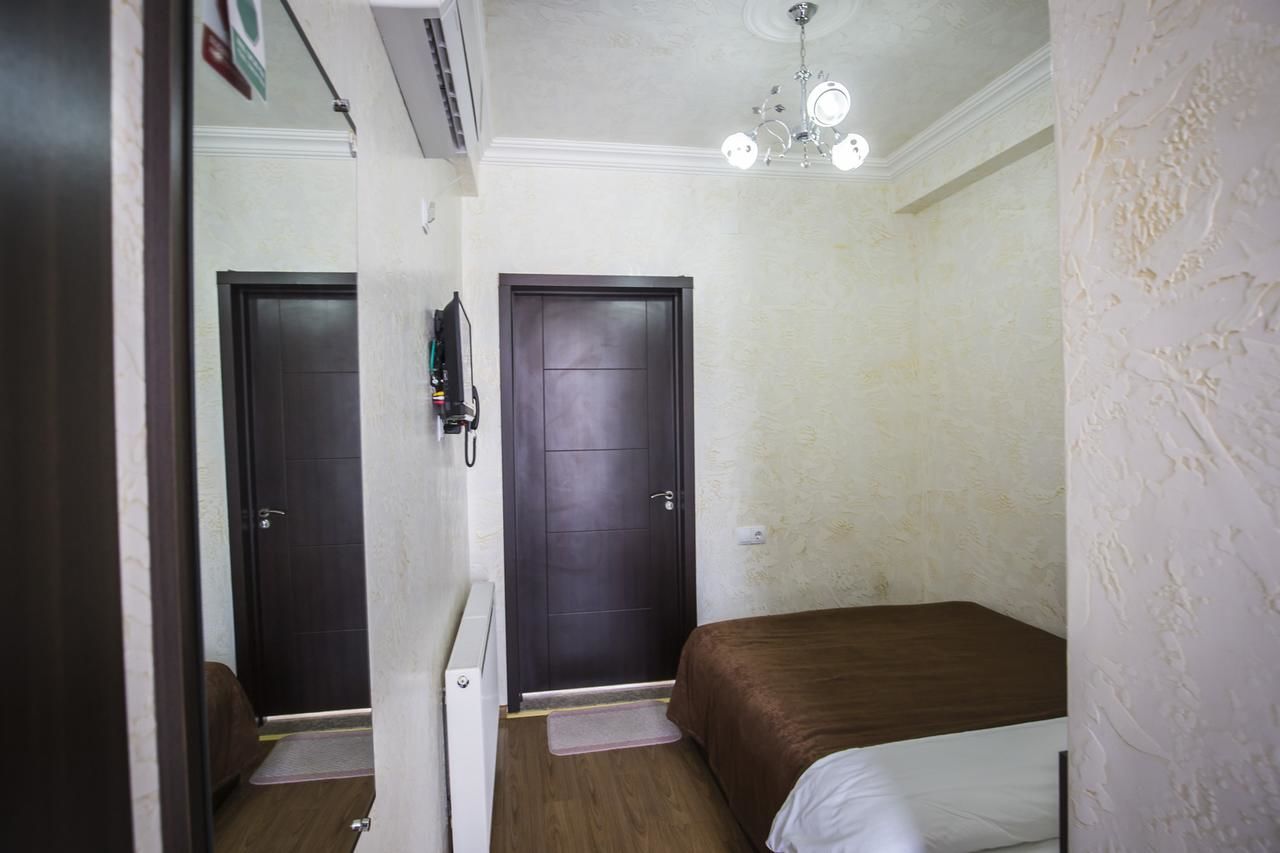 Отель Beach House Hotel Батуми