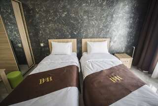 Отель Beach House Hotel Батуми Стандартные апартаменты-2