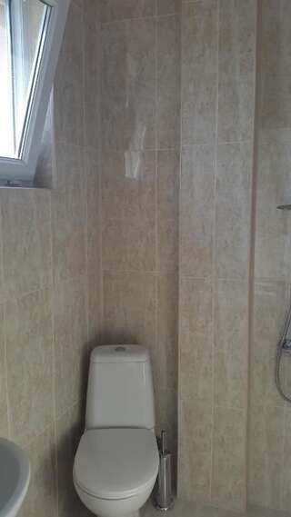 Отель Beach House Hotel Батуми Стандартный трехместный номер-8