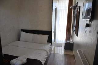 Отель Beach House Hotel Батуми Небольшой одноместный номер-4