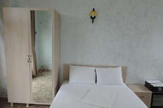 Отель Beach House Hotel Батуми Апартаменты с балконом-3