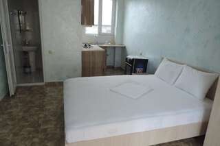 Отель Beach House Hotel Батуми Апартаменты с балконом-5