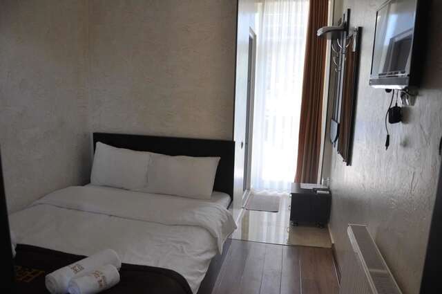 Отель Beach House Hotel Батуми-9